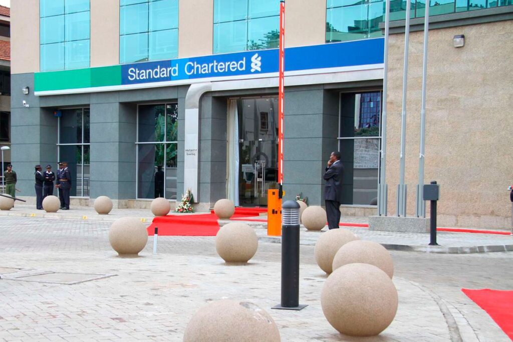 Stanchart Pension blocks review of new claims by ex-staff